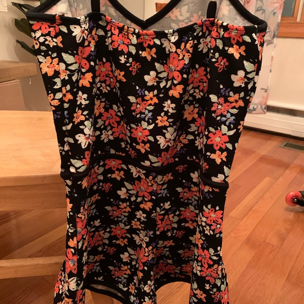 Floral Romper - Picture 2 of 2